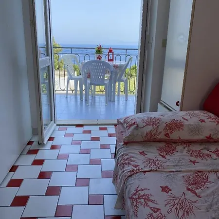 Ponzacasevacanze -appartamento ,,belvedere